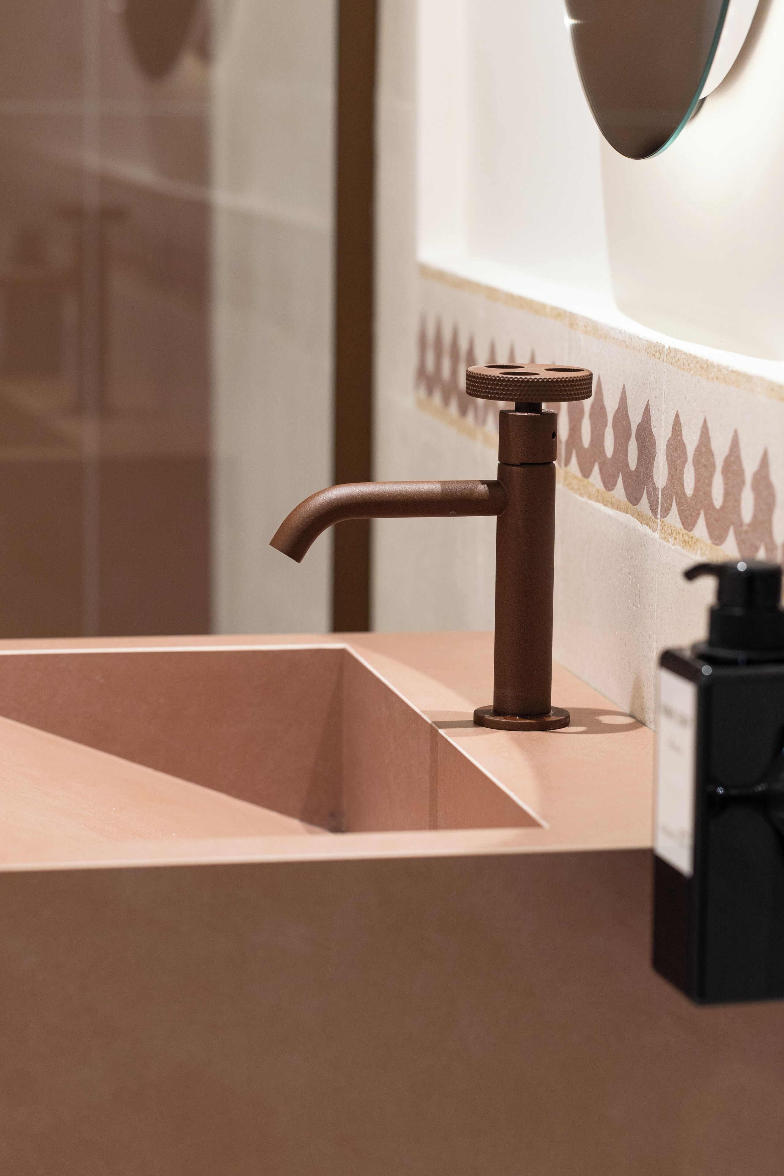 Deluxe room 5, City View | Bathroom | Shower, hair dryer, slippers, towels