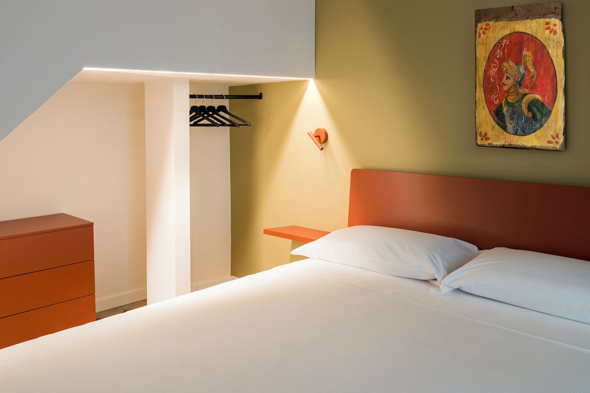 Deluxe room 8 | ตู้นิรภัยในห้องพัก, โต๊ะทำงาน, ผ้าม่านกันแสง, ห้องเก็บเสียง