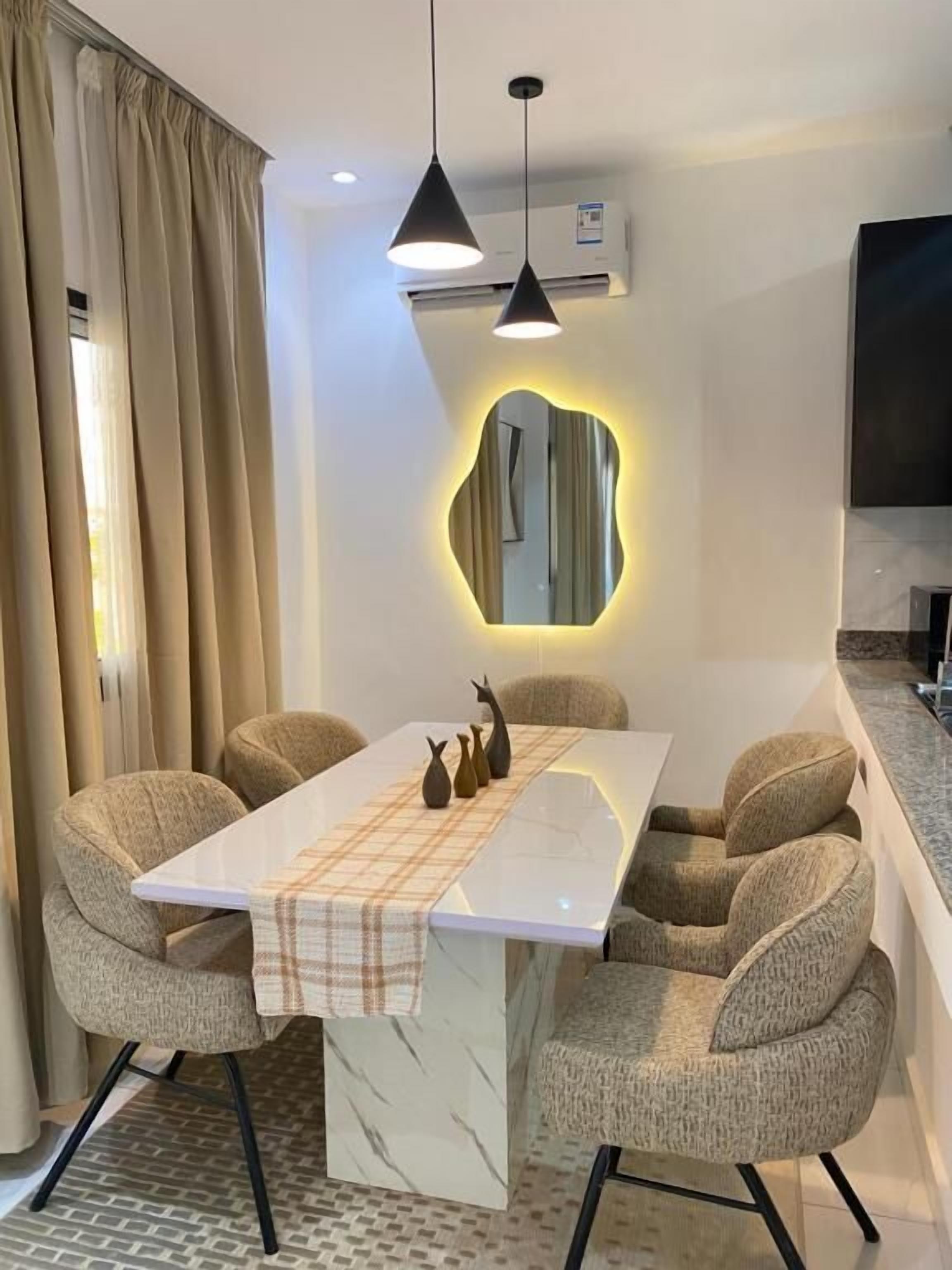 Leilighet – deluxe, balkong, byutsikt | Spiseområde