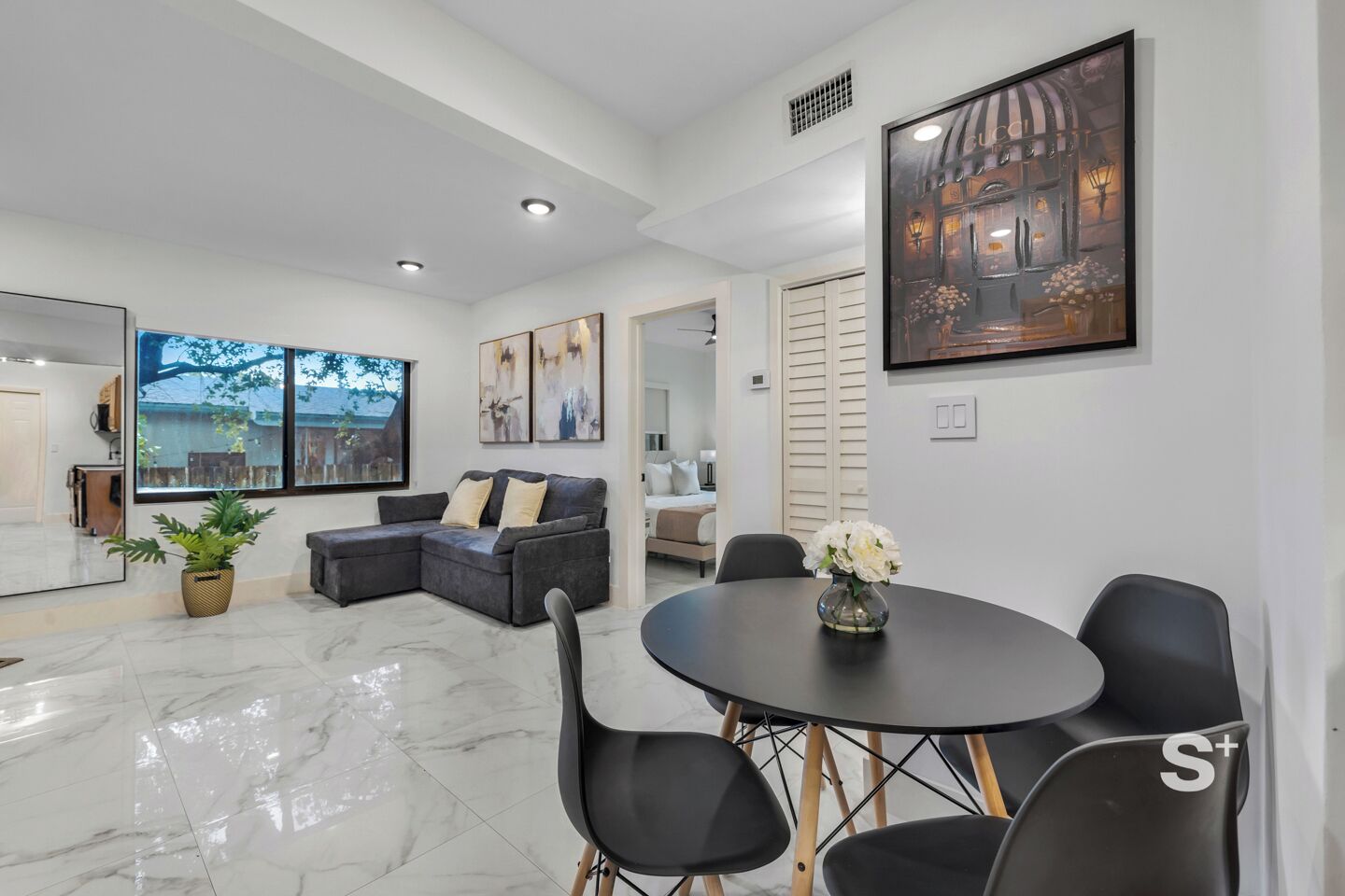 Apartment, Balcony, City View | Interior