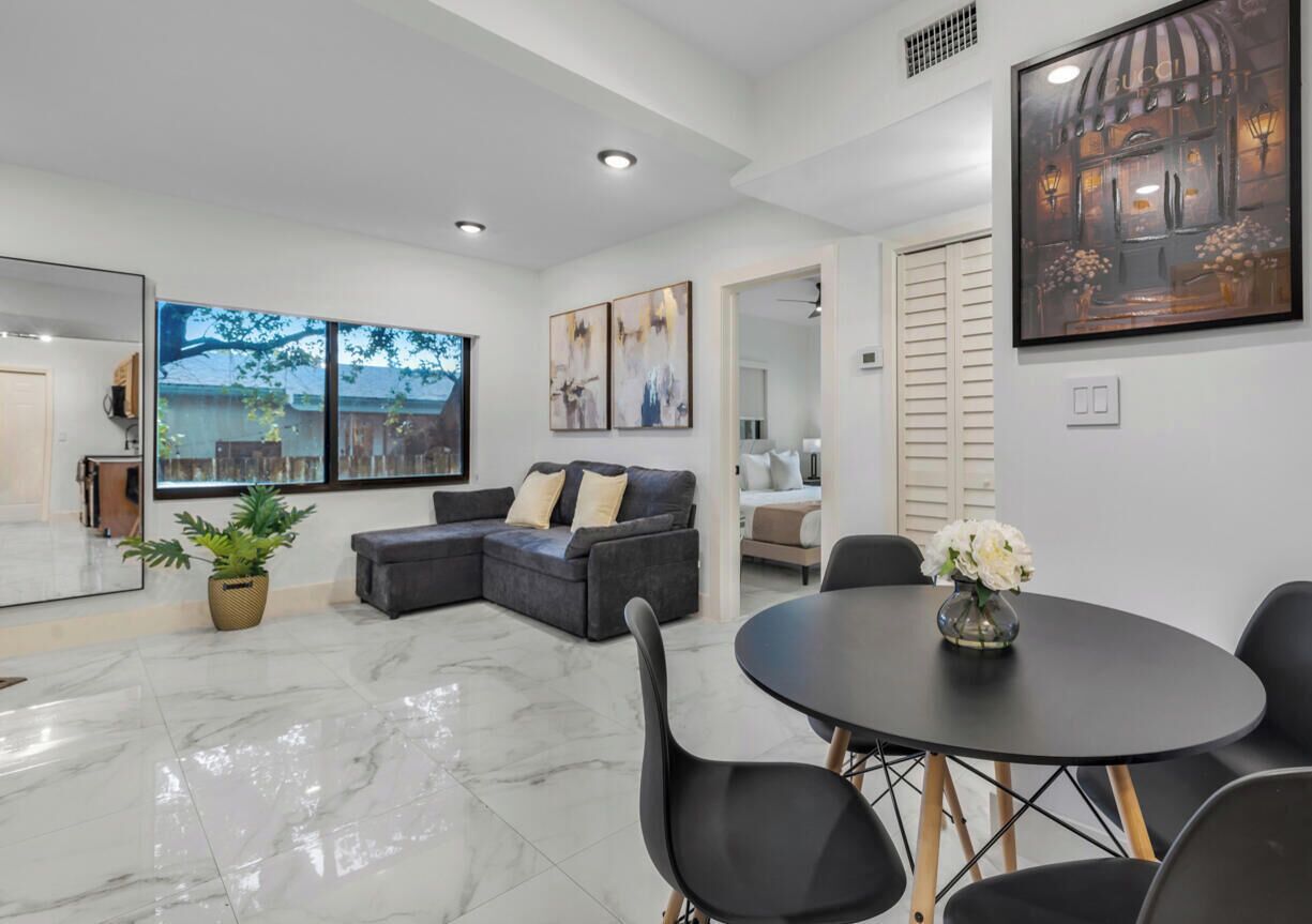 Apartment, Balcony, City View | Interior