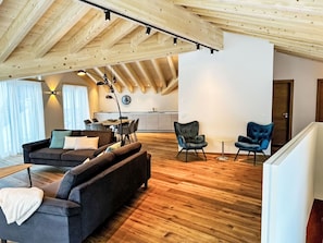 TV - Alsuki Bellevue Apartment "C by Interhome (Zermatt)