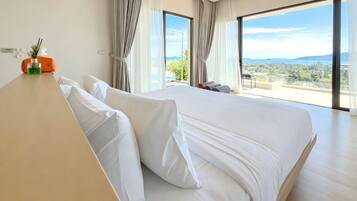 Superior Villa, Sea View | Peralatan tempat tidur premium, gebar bulu kapas, peti besi dalam bilik