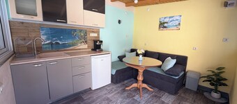 Spacious 2-Bedroom Apartment with Garden in Central Tsarevo – Walk to Beaches