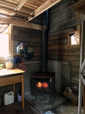 Interior - Spruce, the tiny cabin in the woods (Markdale)