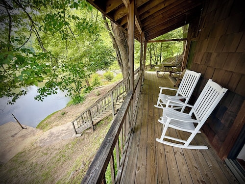 Traveler's Rest Cabin - 1 Bedroom - Dog Friendly