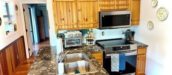 Traveler's Rest Cabin - 1 Bedroom - Dog Friendly