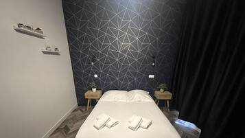 Apartment | 1 bedroom, bed sheets