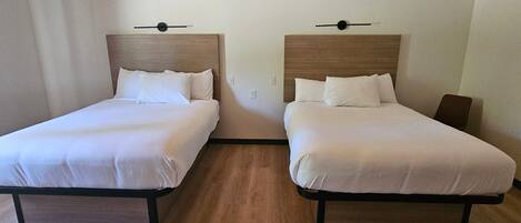 Double Room | Desk, laptop workspace, free WiFi