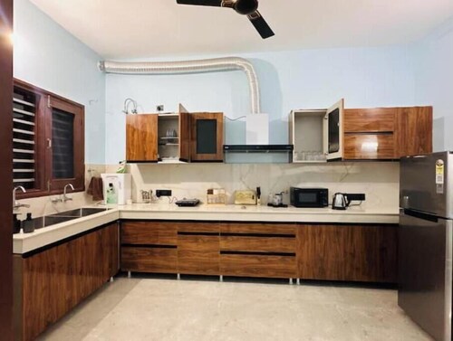 Comfort Cove | Spacious 3BR Home with Garden & Free Parking