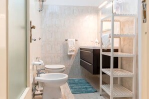 Bathroom - Charming vacation home in the heart of Ostuni, just a short walk from downtown (Ostuni)