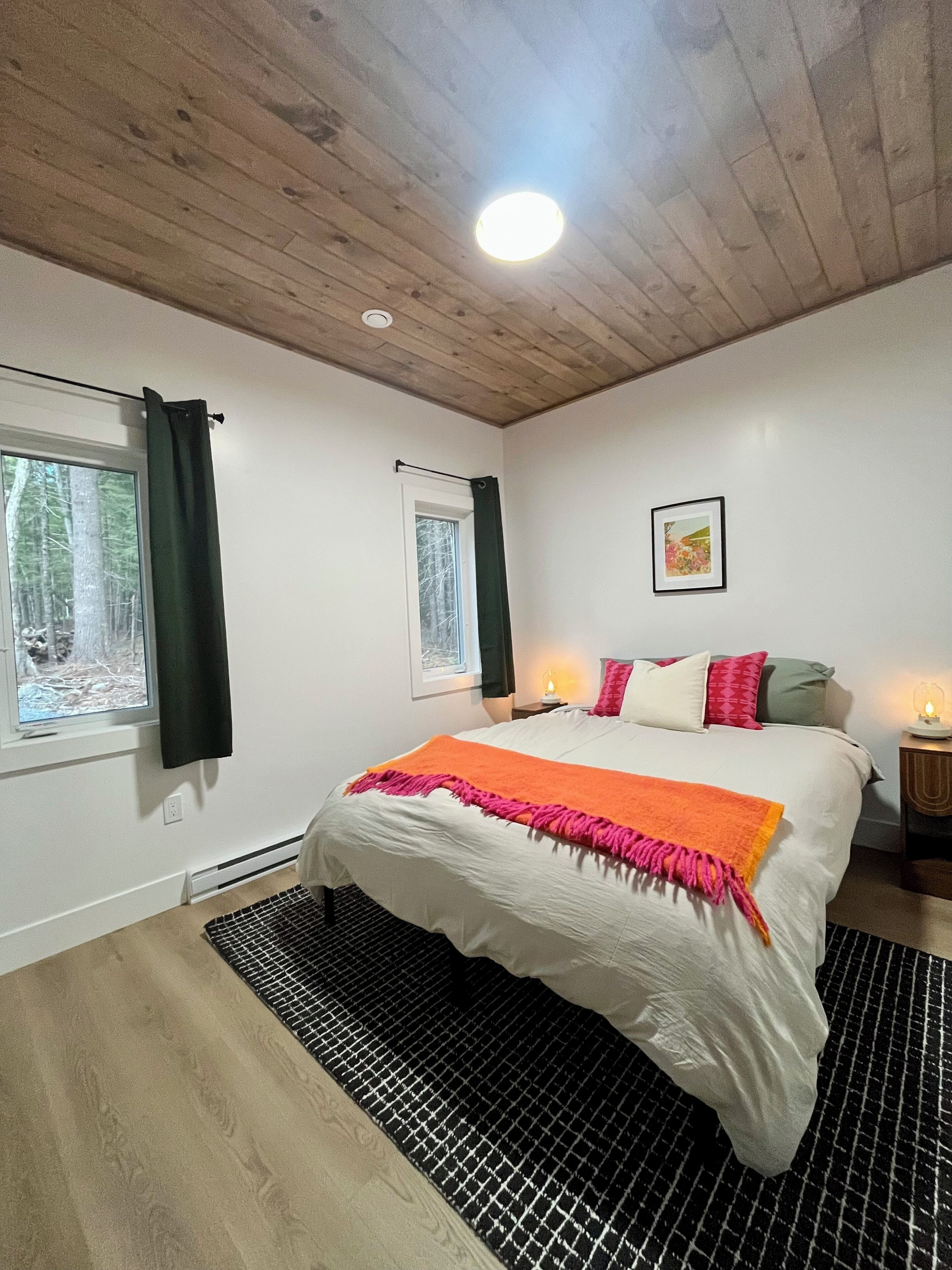 3 bedrooms, iron/ironing board, travel cot, free WiFi