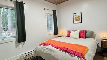 3 bedrooms, iron/ironing board, travel cot, free WiFi