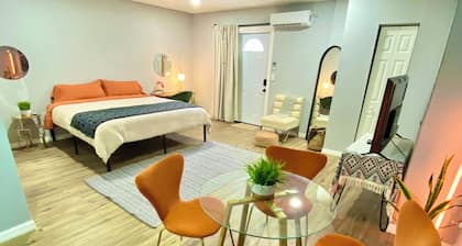 Casa Serena, Your peaceful boho escape awaits! 1 bedroom studio near Tampa!