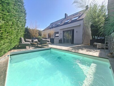 Architect-designed villa with a pool, perfect for enjoying quality time with family or friends.
