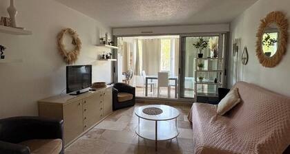 Charming two-bedroom apartment in La Motte-du-Couchant, 200 meters from the beaches