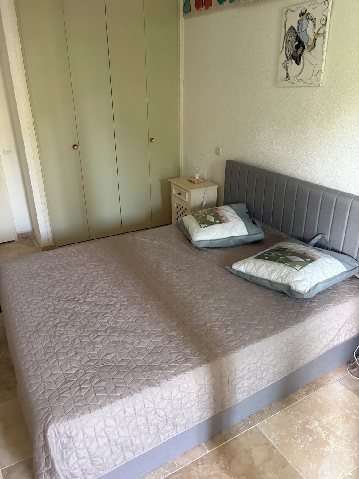 2 chambres, fer et planche à repasser