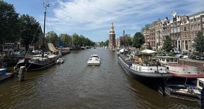 New: Luxurious boutique houseboat - Deckhouse Suite