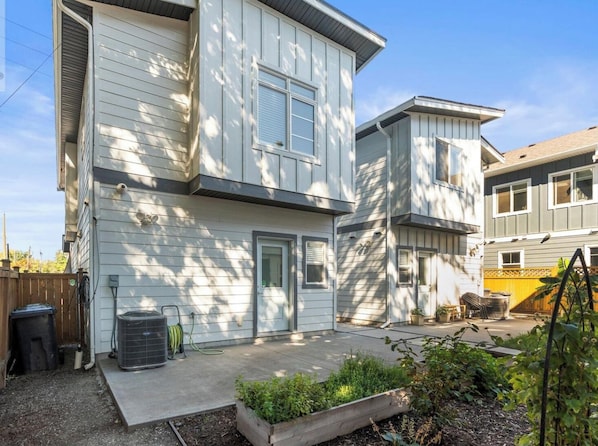 Exterior - Urban Family Home in Wine Country (Kelowna)