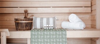Large 3BR • Sauna • Free Parking • Walk to ferries