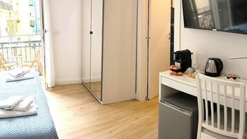 Classic Double Room, Balcony, City View | In-room safe, iron/ironing board, free WiFi