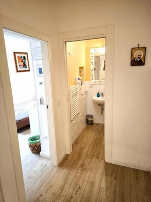 ห้องซิงเกิล, วิวเมือง | ห้องน้ำ