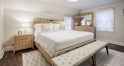Brighton Stay Near URMC | King Bed, Home Cinema & Backyard