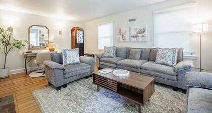Brighton Stay Near URMC | King Bed, Home Cinema & Backyard