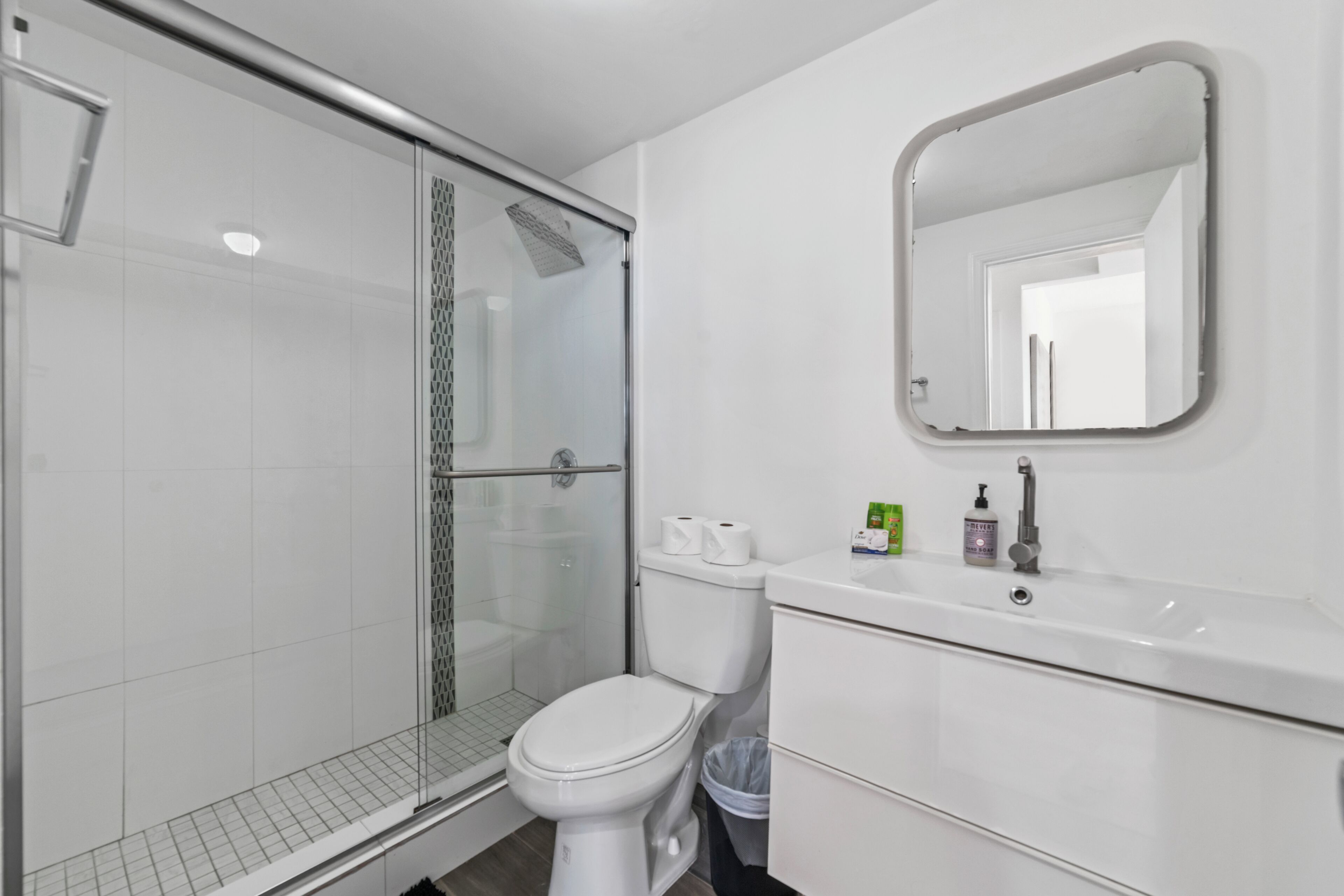 Deluxe Apartment | Bathroom