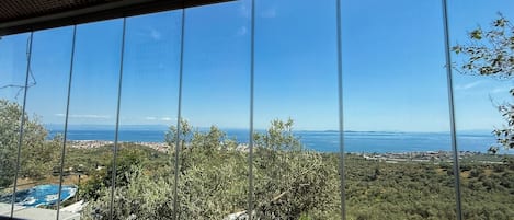 Suite, Kitchenette, Sea View | Interior