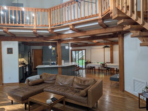 Jones Creek Hideaway - A Pet friendly 13 acre retreat near Fine Creek