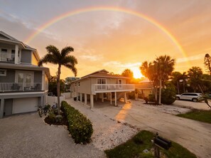 Exterior - The Coralux #B - 2B/4+/2min walk to beach! (Holmes Beach)