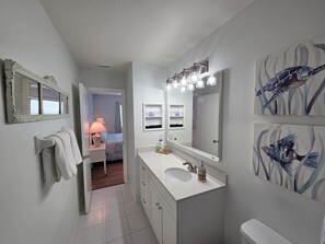 Hair dryer, towels, soap, toilet paper - The Coralux #B - 2B/4+/2min walk to beach! (Holmes Beach)