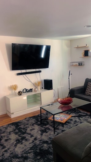 Living area - Wonderful 1-bedroom house with AC in pleasant West Fargo (West Fargo)