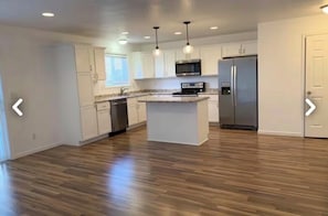 Private kitchen - Wonderful 1-bedroom house with AC in pleasant West Fargo (West Fargo)