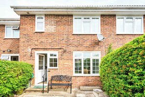 Exterior - Spacious 3Bed Home in Maidenhead Sleeps 6 (Maidenhead)