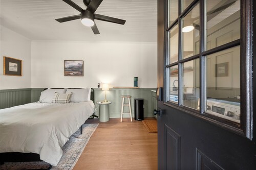 Tech Terrace Cottage - TTU, J&B Coffee, Brewrey