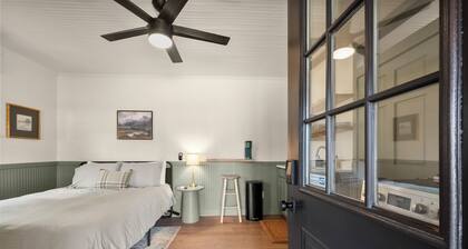 Tech Terrace Cottage - TTU, J&B Coffee, Brewrey