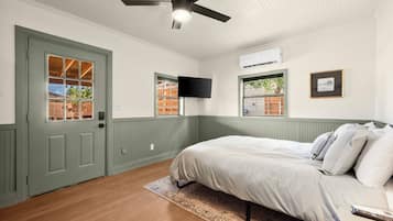 1 bedroom, iron/ironing board, internet, bed sheets