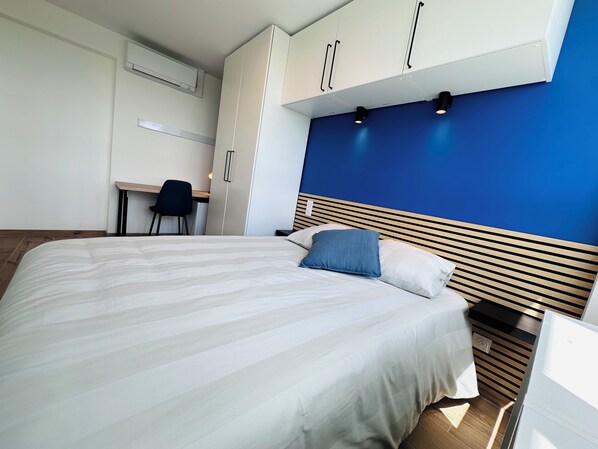 5 bedrooms, WiFi, bed sheets