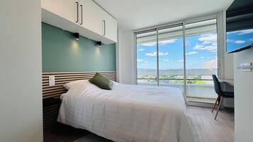 5 bedrooms, WiFi, bed sheets
