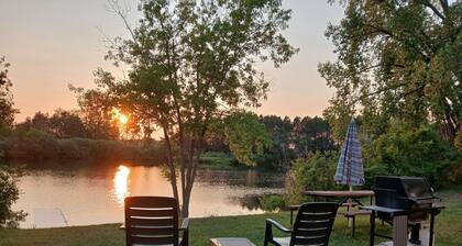 3-bedroom apartment on Lake Hayward within walking distance to downtown.