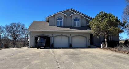 Family friendly, 2-bedroom apartment in beautiful Plattsburg w/racketball court.