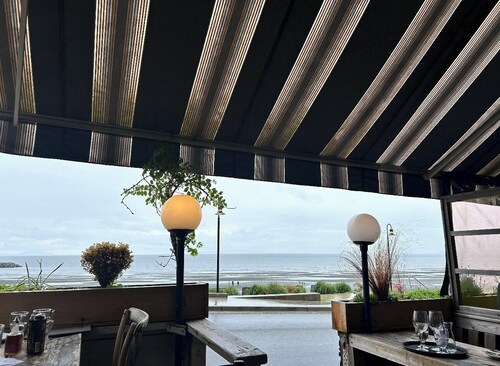 Family-Friendly 2BR • Minutes to White Rock Beach！