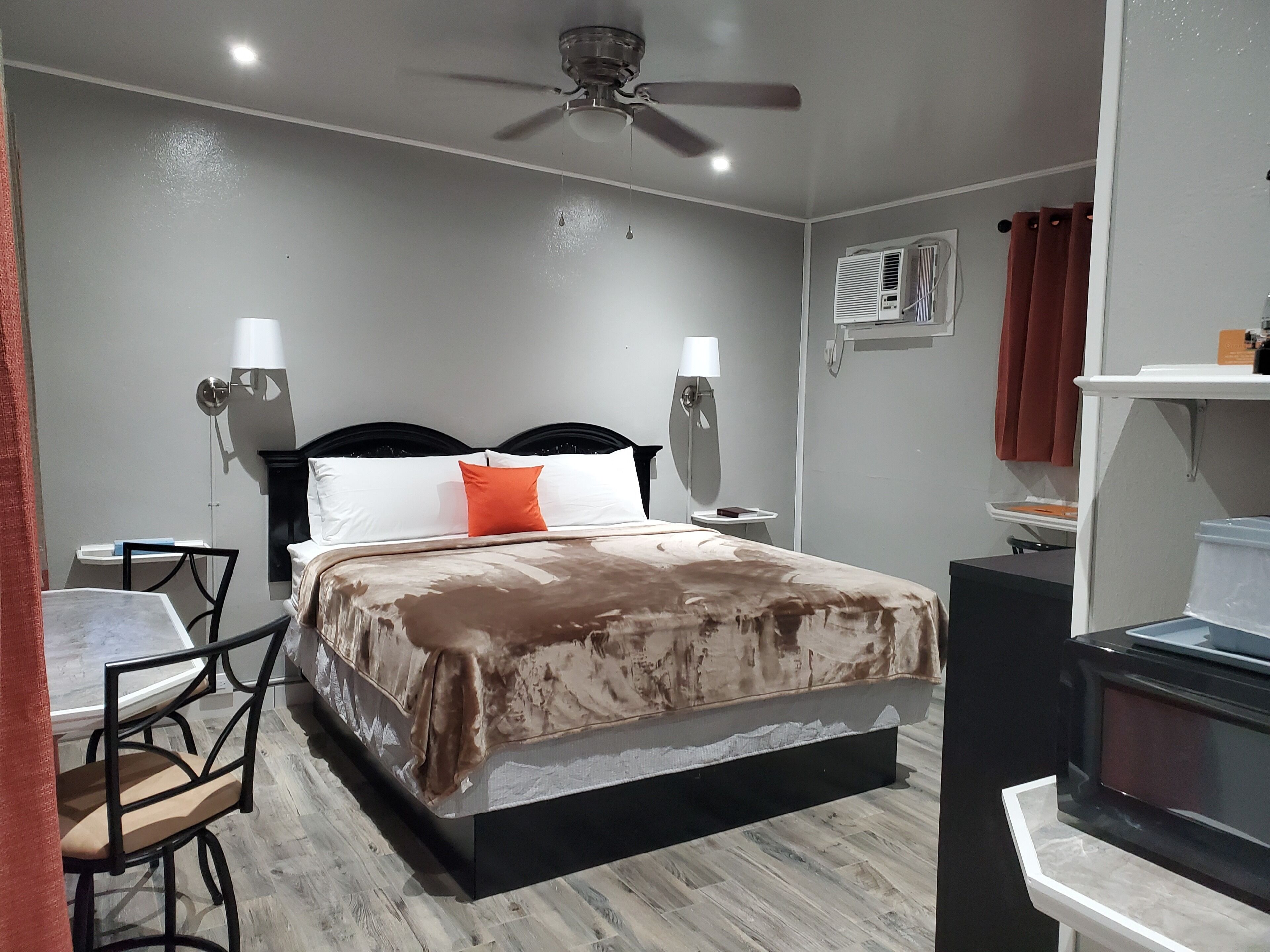 Chambre simple luxueuse | Bureau, espace de travail pour ordinateurs portables