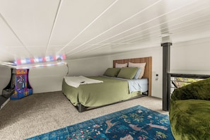 2 habitaciones, tabla de planchar con plancha, internet y ropa de cama 