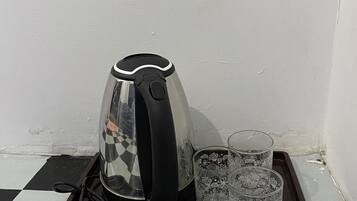 Standard Cabin, Lake View | Coffee and/or coffee maker