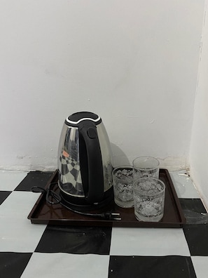 Standard Cabin, Lake View | Coffee and/or coffee maker