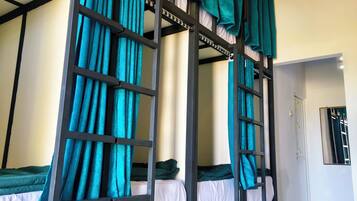 Dortoir Partagé, vue parc | Draps fournis