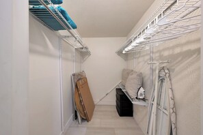 Interior - 2BR/2BA Scottsdale Condo with heated pool (Scottsdale)